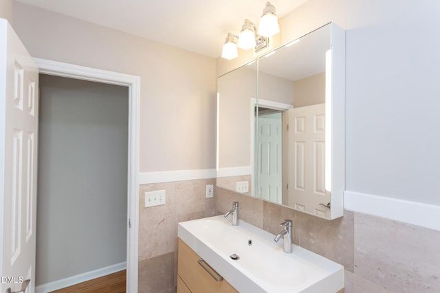 2556 Noble Road, Raleigh, NC 27608