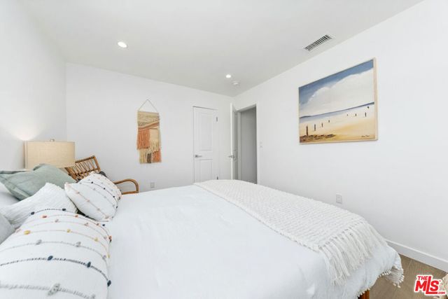 2957 Midvale Avenue, Los Angeles, CA 90064