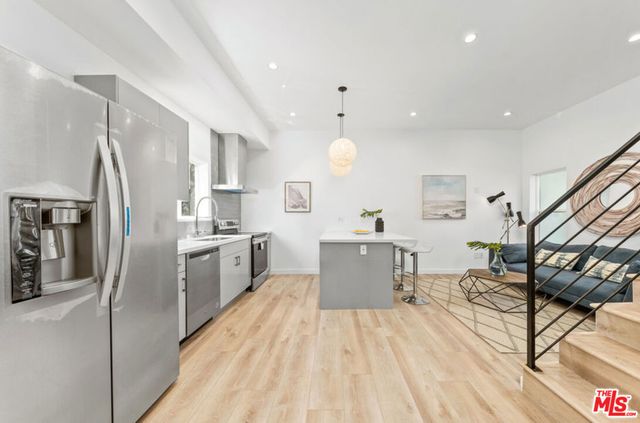 2957 Midvale Avenue, Los Angeles, CA 90064