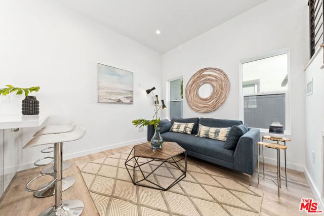 2957 Midvale Avenue, Los Angeles, CA 90064