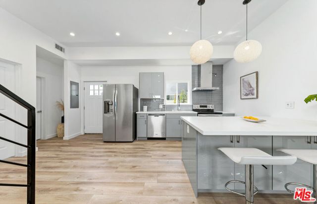 2957 Midvale Avenue, Los Angeles, CA 90064