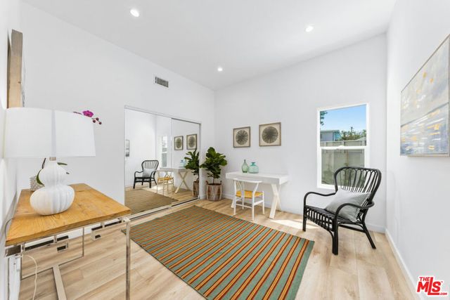 2957 Midvale Avenue, Los Angeles, CA 90064