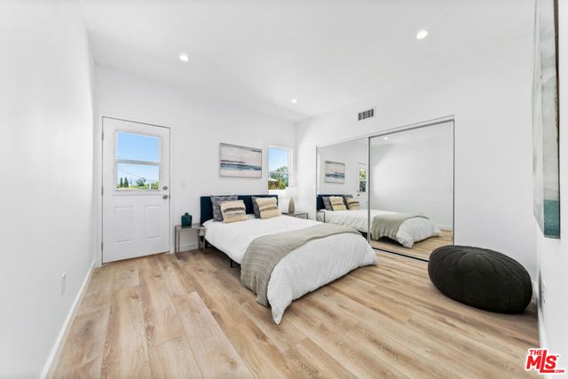 2957 Midvale Avenue, Los Angeles, CA 90064