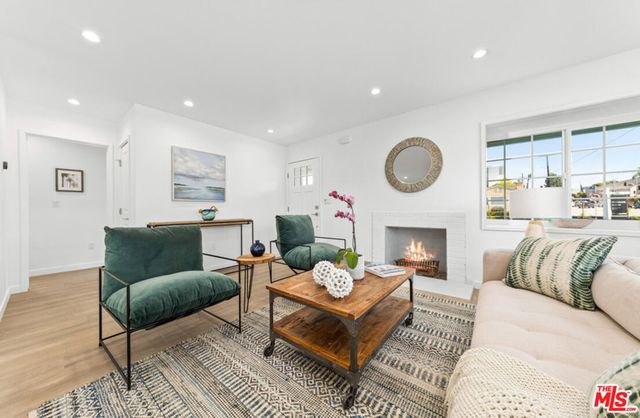 2957 Midvale Avenue, Los Angeles, CA 90064