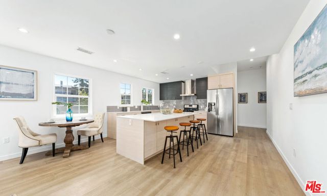 2957 Midvale Avenue, Los Angeles, CA 90064