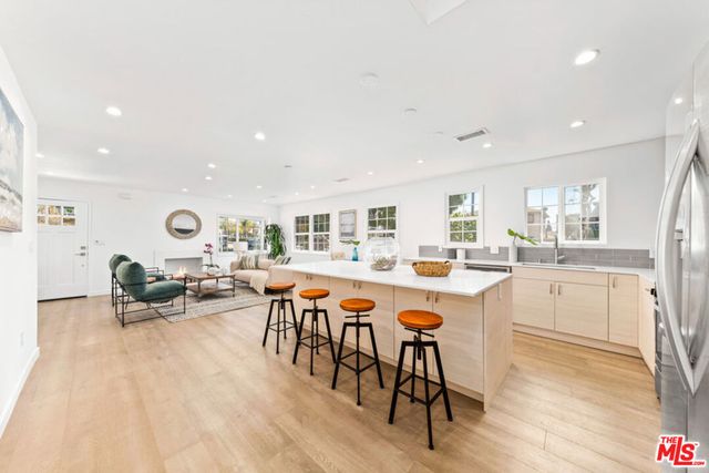 2957 Midvale Avenue, Los Angeles, CA 90064
