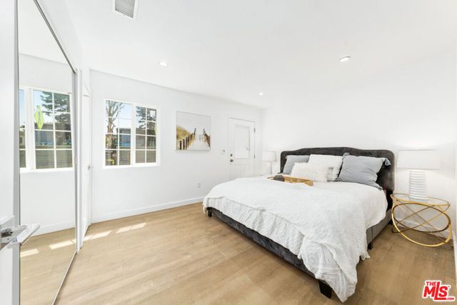 2957 Midvale Avenue, Los Angeles, CA 90064