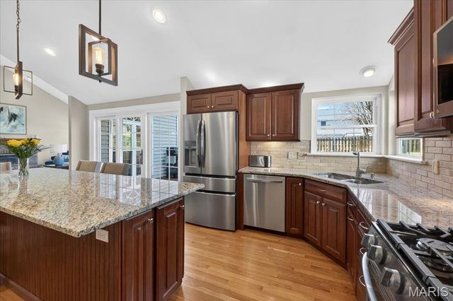 631 Loehr Estates Drive, Ballwin, MO 63021