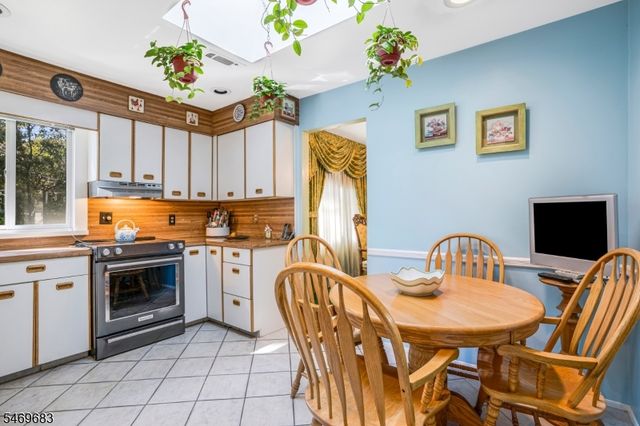 14 Woodside Rd, Springfield Twp., NJ 07081