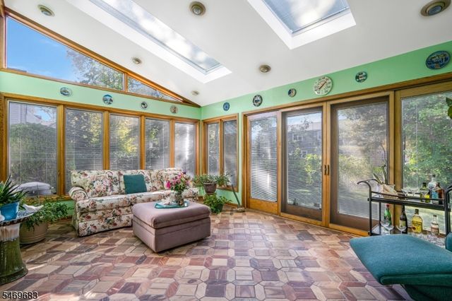 14 Woodside Rd, Springfield Twp., NJ 07081