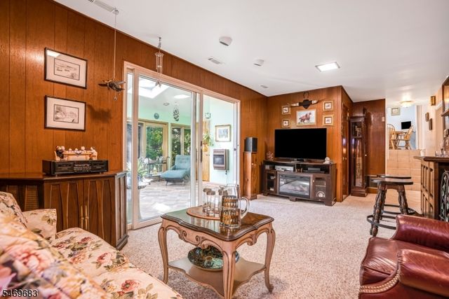 14 Woodside Rd, Springfield Twp., NJ 07081