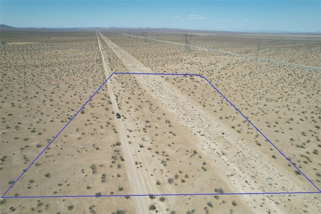 38 Calico Road, Adelanto, CA 92301