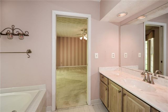 2261 Byron SW Court, Marietta, GA 30064