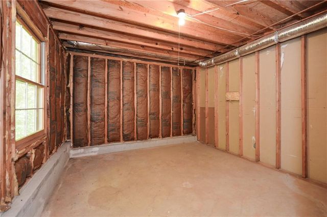 2261 Byron SW Court, Marietta, GA 30064