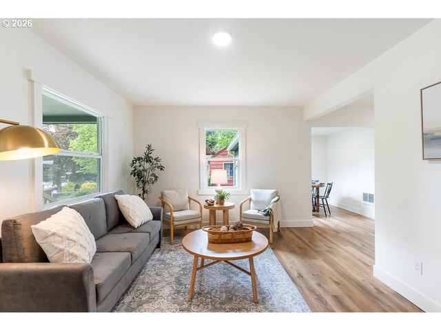 1189 Ne TURNER Dr, Hillsboro, OR 97124