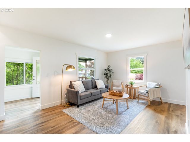 1189 Ne TURNER Dr, Hillsboro, OR 97124