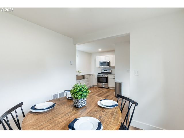 1189 Ne TURNER Dr, Hillsboro, OR 97124