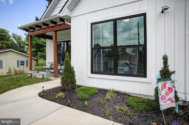 1311 MARVIC DR., Chambersburg, PA 17202