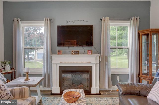 1311 MARVIC DR., Chambersburg, PA 17202