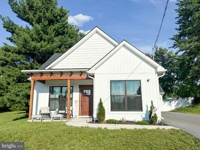 1311 MARVIC DR., Chambersburg, PA 17202