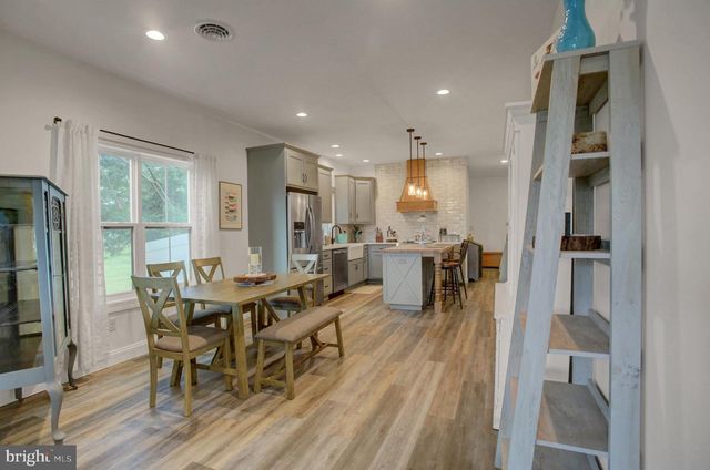 1311 MARVIC DR., Chambersburg, PA 17202