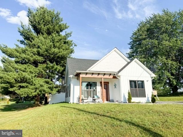 1311 MARVIC DR., Chambersburg, PA 17202