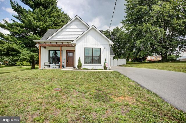 1311 MARVIC DR., Chambersburg, PA 17202