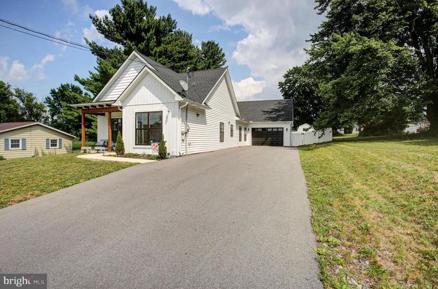 1311 MARVIC DR., Chambersburg, PA 17202