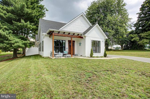 1311 MARVIC DR., Chambersburg, PA 17202