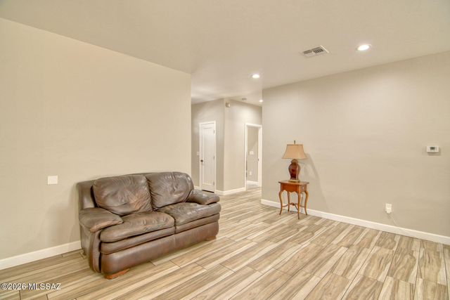 3304 E Elida Street, Tucson, AZ 85716