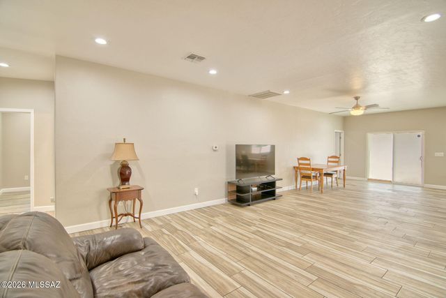 3304 E Elida Street, Tucson, AZ 85716