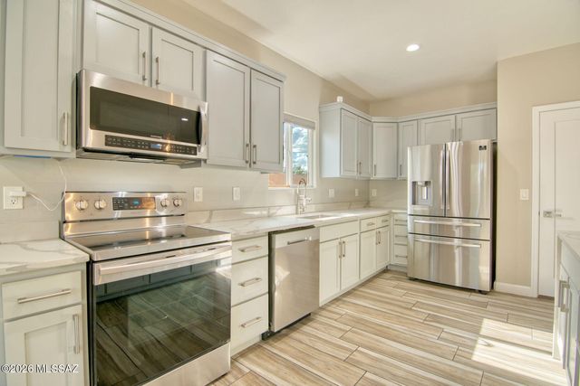 3304 E Elida Street, Tucson, AZ 85716