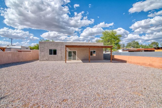 3304 E Elida Street, Tucson, AZ 85716
