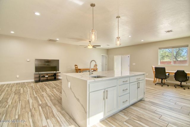 3304 E Elida Street, Tucson, AZ 85716