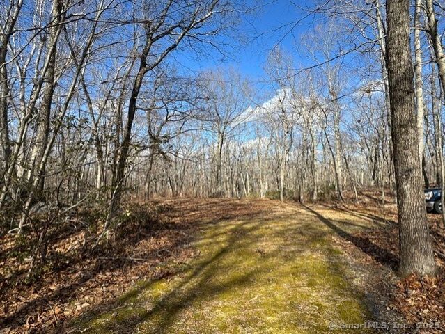 Mountain Laurel Drive, Middletown, CT 06457