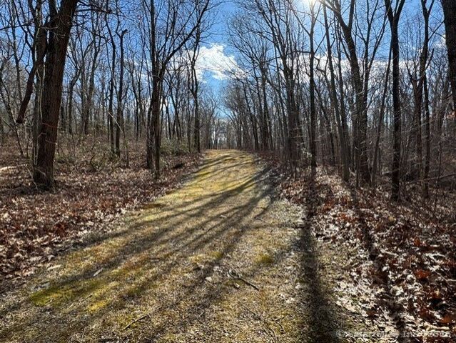 Mountain Laurel Drive, Middletown, CT 06457