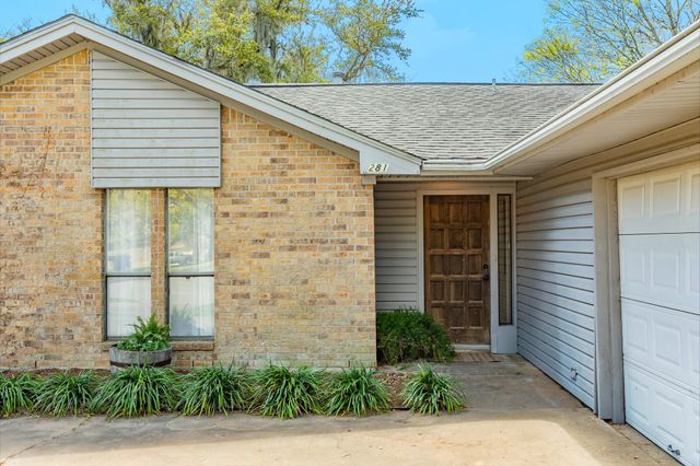 281 Crestview Drive, West Columbia, TX 77486