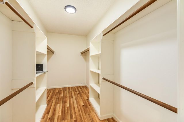 281 Crestview Drive, West Columbia, TX 77486