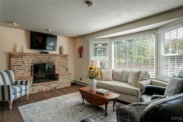 8228 Exeter Drive, Lysander, NY 13027