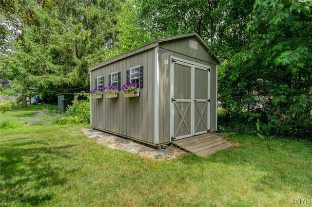 8228 Exeter Drive, Lysander, NY 13027