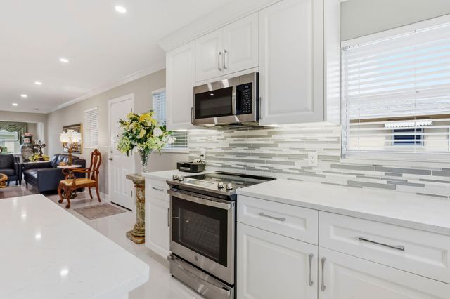218 Cardinal Lane, Delray Beach, FL 33445