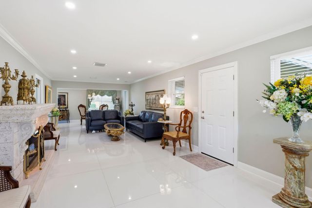218 Cardinal Lane, Delray Beach, FL 33445