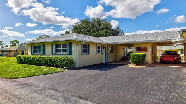218 Cardinal Lane, Delray Beach, FL 33445