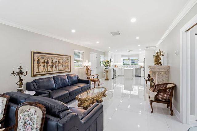 218 Cardinal Lane, Delray Beach, FL 33445