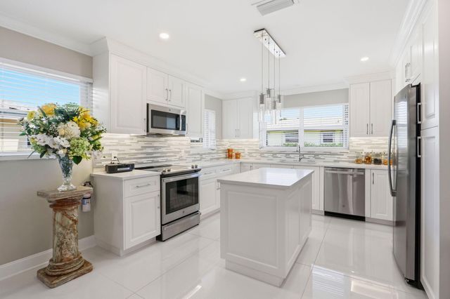 218 Cardinal Lane, Delray Beach, FL 33445