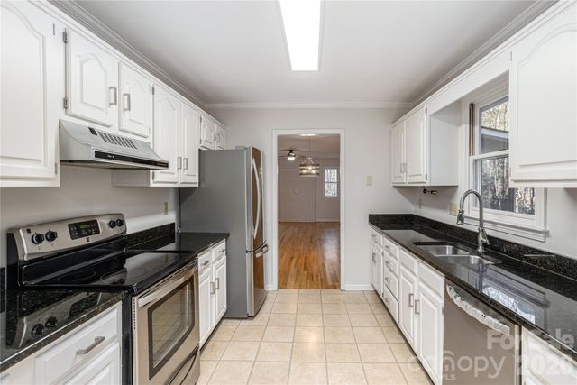 55 English Ivy Lane, Zirconia, NC 28790