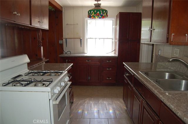 690 Ca-138, Crestline, CA 92325