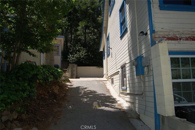 690 Ca-138, Crestline, CA 92325
