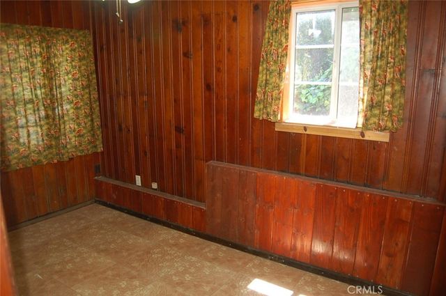 690 Ca-138, Crestline, CA 92325