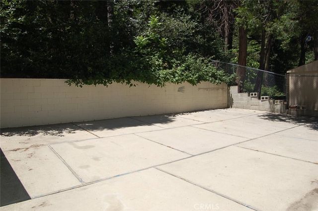 690 Ca-138, Crestline, CA 92325